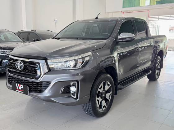 TOYOTA HILUX 2.8 SRX 4X4 CD 16V DIESEL 4P AUTOMÁTICO TOYOTA HILUX 2.8 SRX 4X4 CD 16V DIESEL 4P AUTOMÁTICO